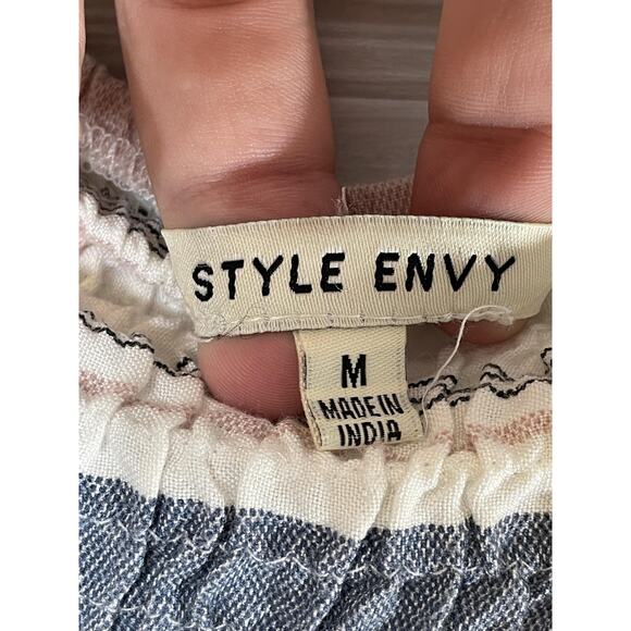 Style Envy Shirt Womens Medium White Blue Striped Smocked Crop Top Off Shoulder - Picture 6 of 9